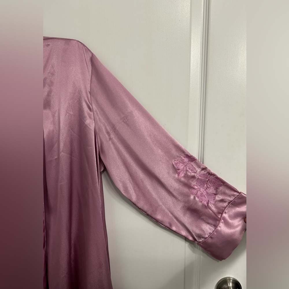Morgan Taylor Intimates Robe - Picture 2 of 4